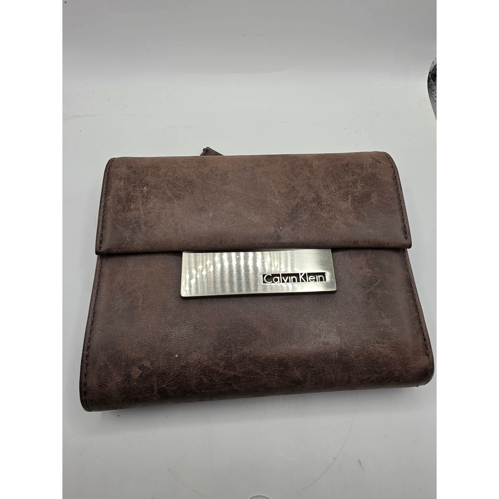 Calvin Klein Mens Trifold Wallet Brown Distressed Leather Silver Logo Plate